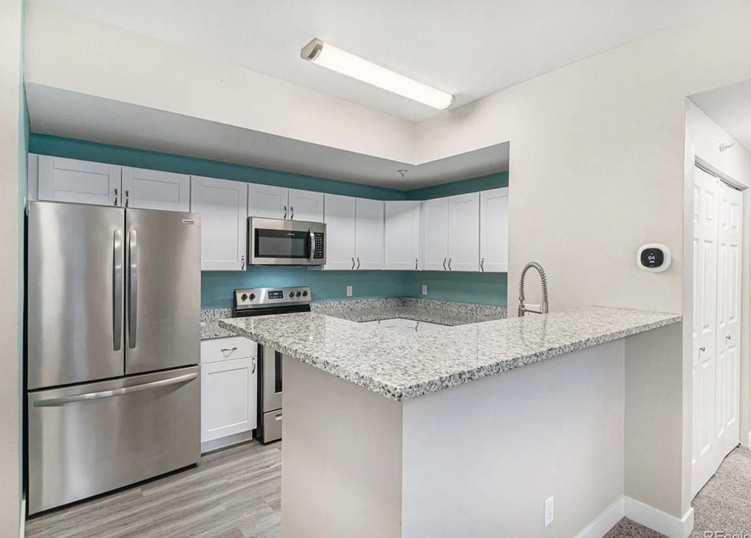 2 bed, 913 sqft, $2,000 — Photo 3