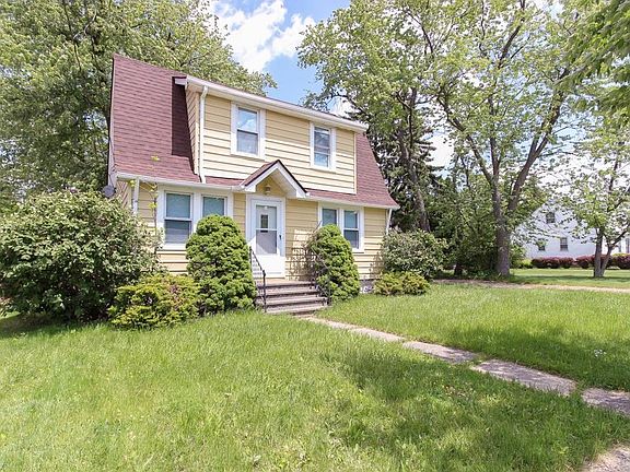 3rd image of 15313 Woodbrook Ave