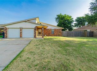10025 Glascow Ter, Yukon, OK 73099