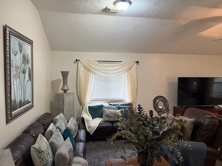 10830 Great Bridge Dr — Photo 4