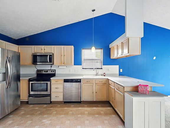 4th image of 7421 Cumberland Cir