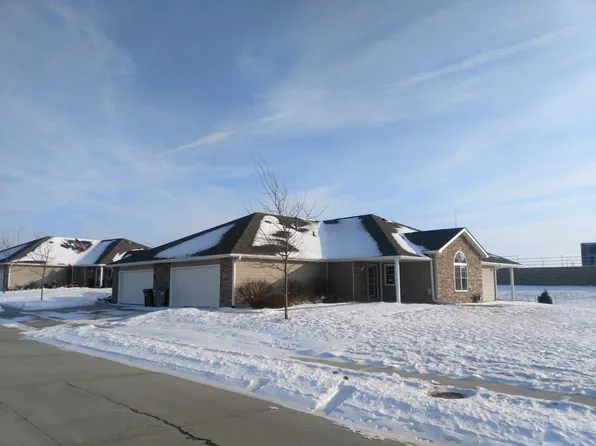 8639 Ridge Hollow Dr, Lincoln, NE 68526