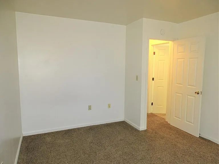 79 Hilldale Dr — Photo 14