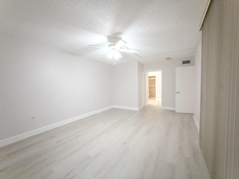 2800 N 46th Ave #A502 — Photo 4
