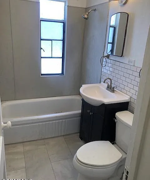 1307 Chadbourne St — Photo 14