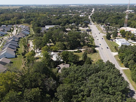 4th image of 28W563 Roosevelt Rd