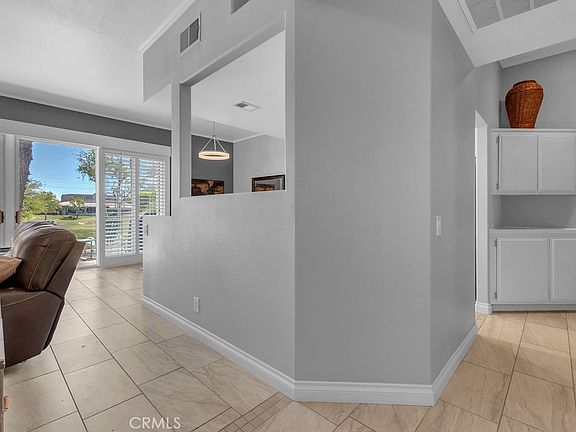 5th image of 28 Oak Tree Dr