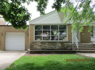 2841 W 99th Pl, Evergreen Park, IL