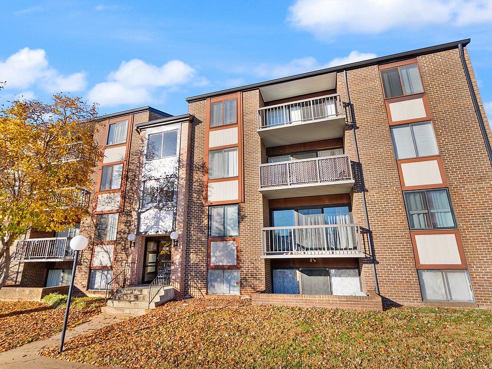 1st image of 9728 Kingsbridge Dr APT 302