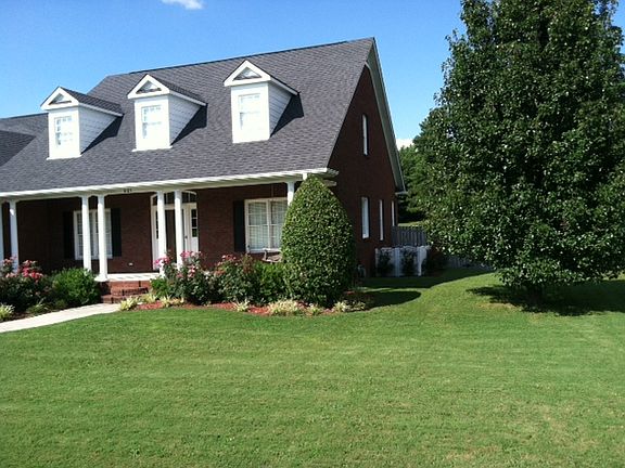 3rd image of 221 Dupree Dr