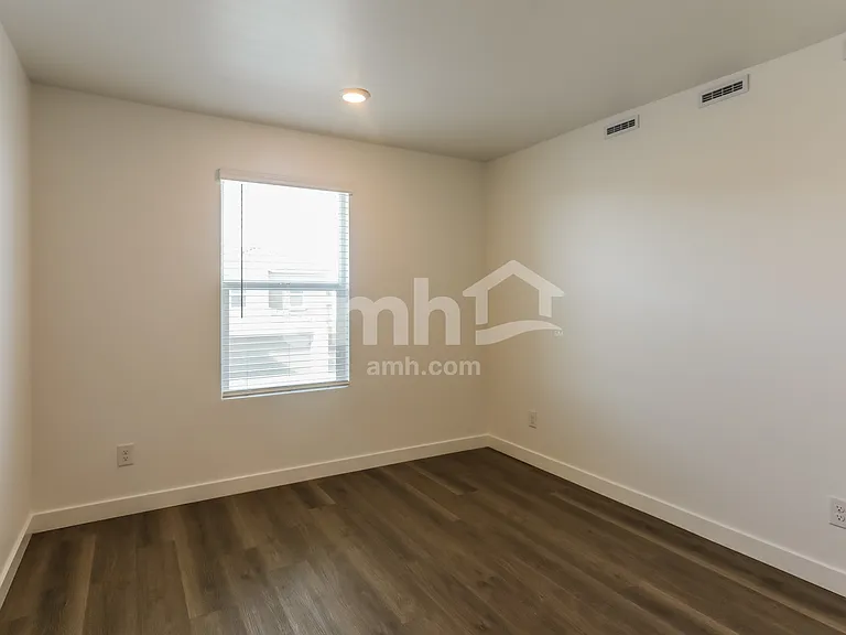 20177 W Thomas Rd #416 — Photo 13