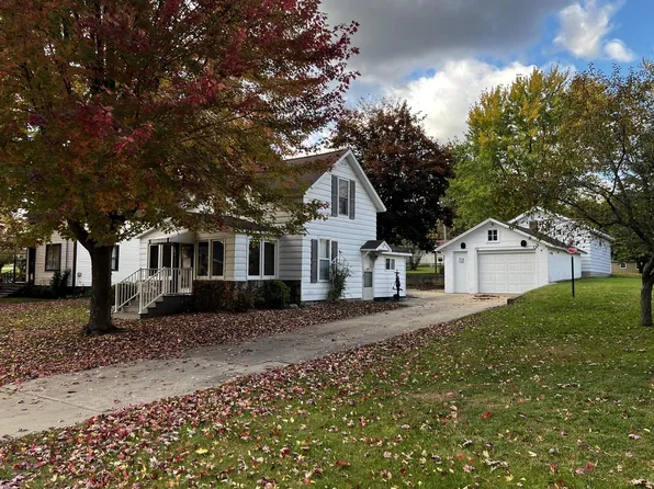 302 East Park STREET, Neshkoro, WI 54960