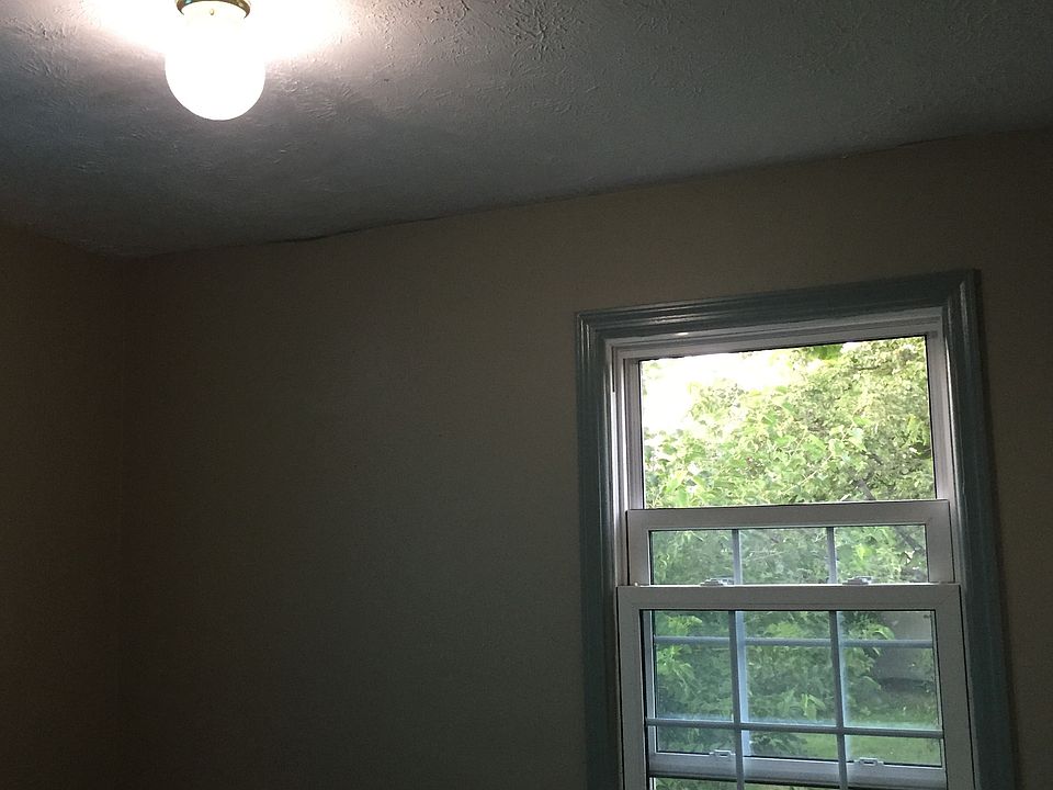 1st image of 12110 Emery Ave
