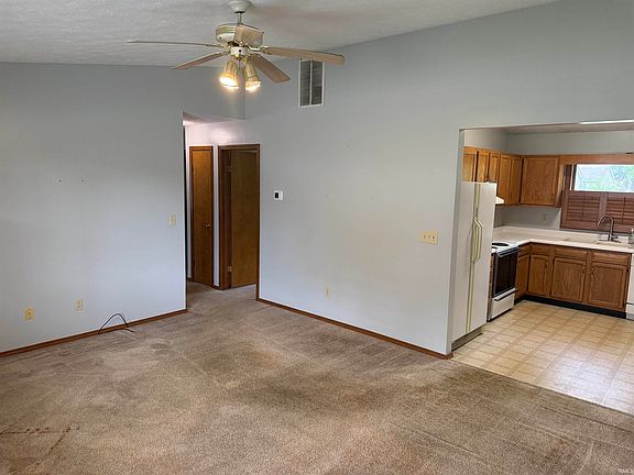 4th image of 404 W Cromer Ave
