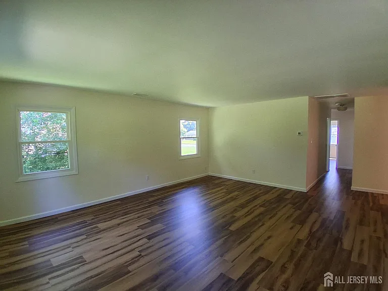 6 Flower Rd — Photo 12
