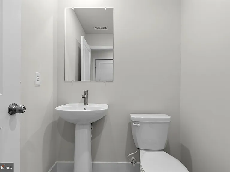 10893 Drummond Pl — Photo 25