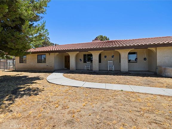 4th image of 902 Searchlight Ranch Rd