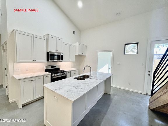 5th image of 122 Saint Germaine Cir