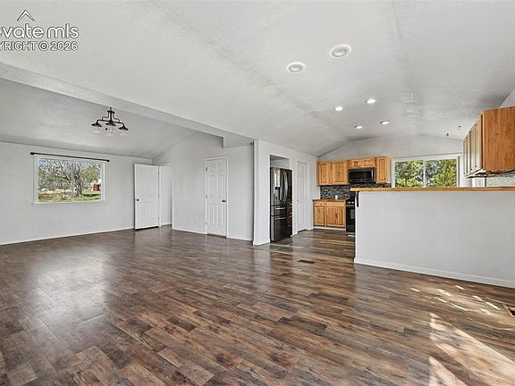 4th image of 12535 Richardson Ln