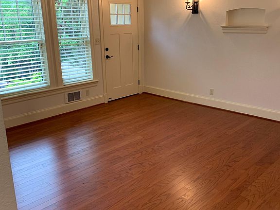3rd image of 1713 Taylor Ave N #1713