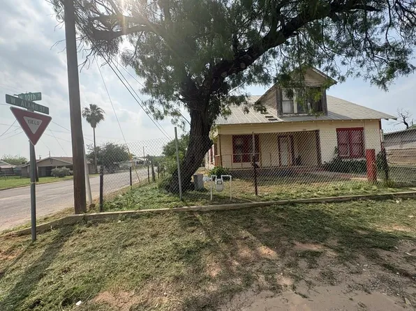 300 N 10th St, Carrizo Springs, TX 78834