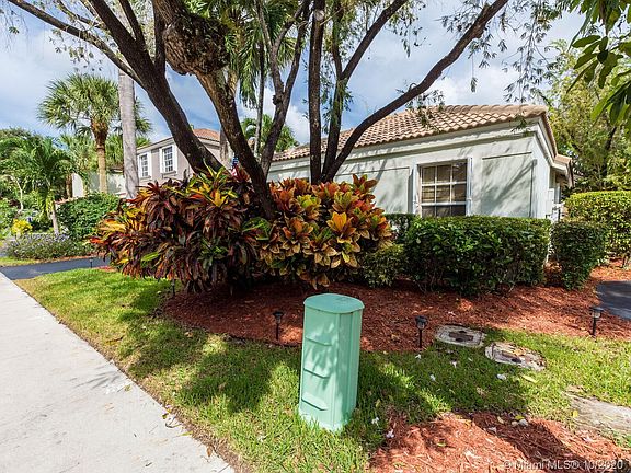 3rd image of 10341 NW 10th St