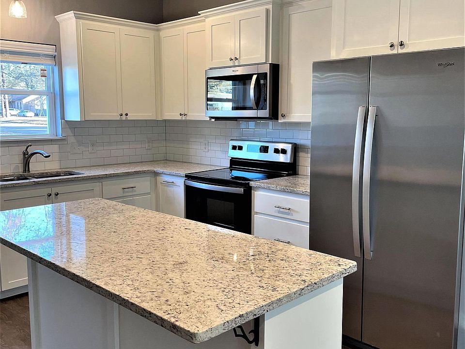 1st image of 808 W 32nd St