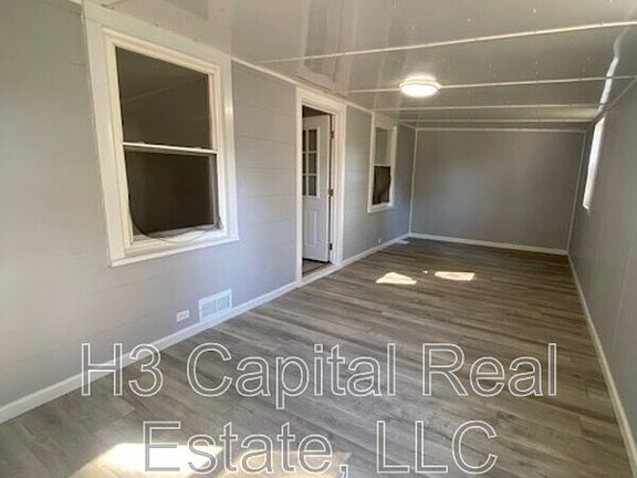 3rd image of 107 E Emily St