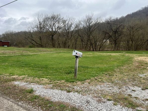 1174 Conn St, Ivel, KY 41642