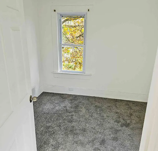 77 Kent Ct — Photo 14