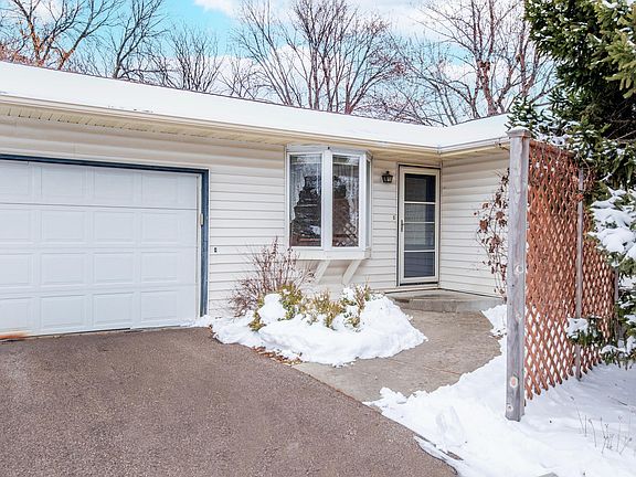 3rd image of 1769 Serpentine Dr