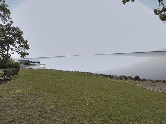 4th image of 36148 Augustana Dr