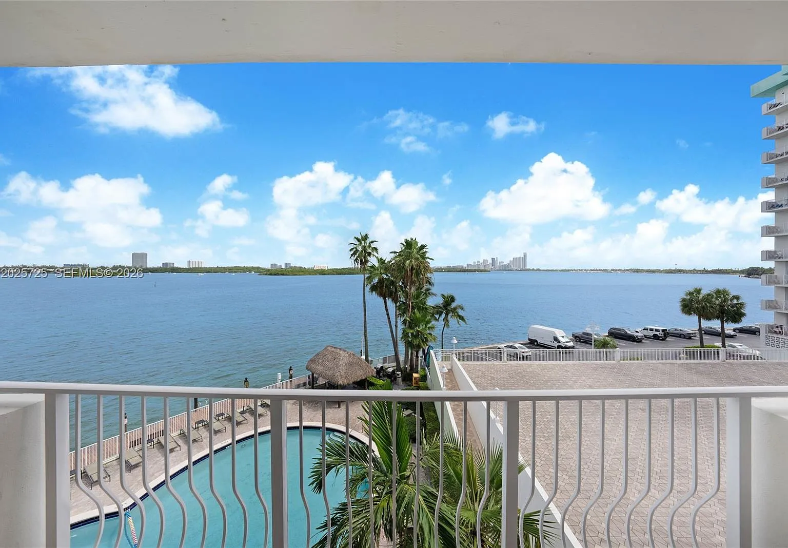 Island Pointe Condo — Photo 3