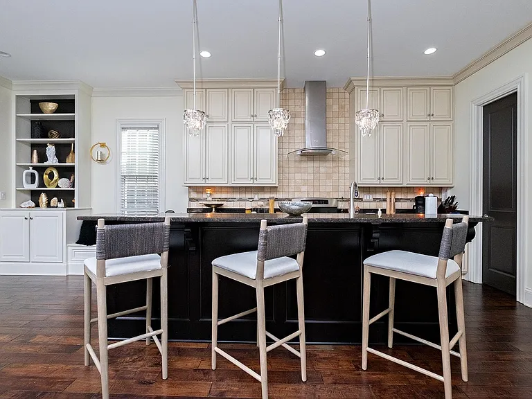9406 Harlequin St — Photo 13