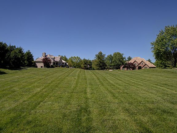 3rd image of 6 Greystone Ln