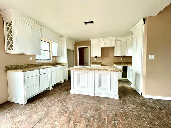 3rd image of 111 Linda Vista Dr