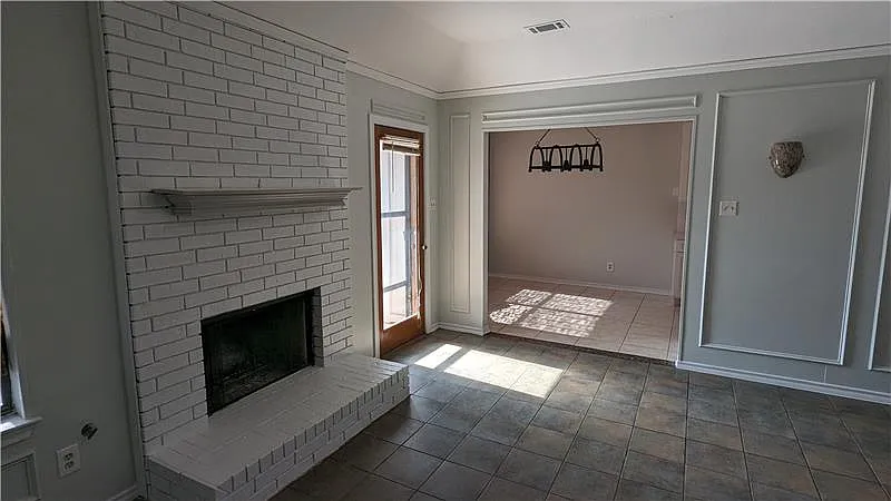 3 bed, 1424 sqft, $2,295 — Photo 3