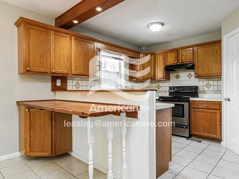 1385_005_kitchen_5.jpg