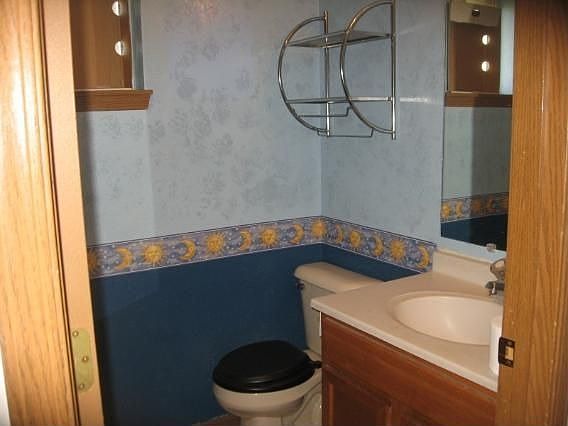 5th image of W163N11537 Windsor Ct