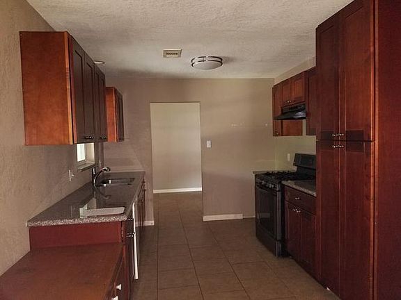 5th image of 531 Rocky Mountain Dr