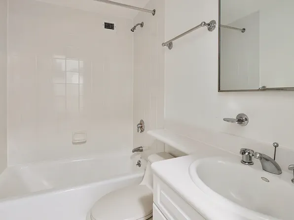 136 East 55th Street image 5 of 7