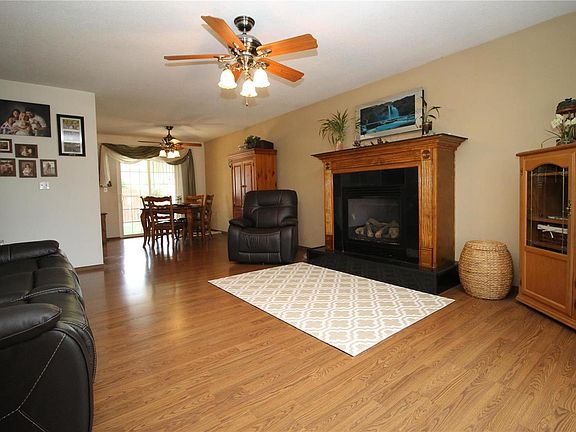 3rd image of 211 Bayhill Blvd