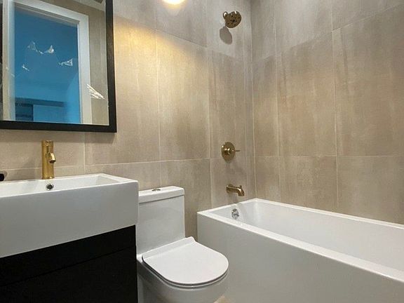5th image of 196 Scholes St #4F