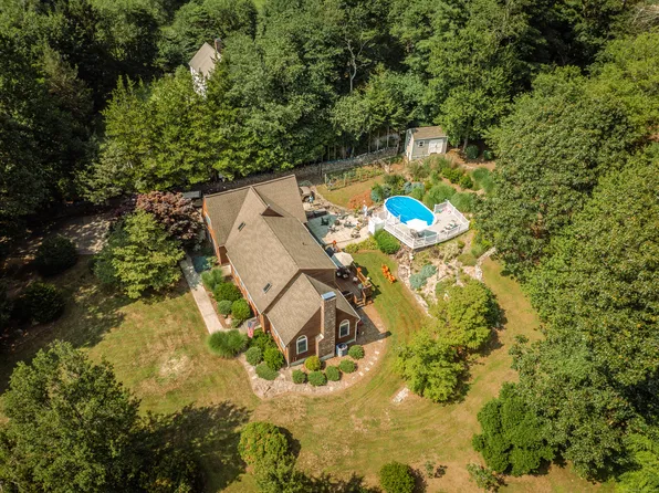 101 Walnut Hill Road, East Lyme, CT 06333