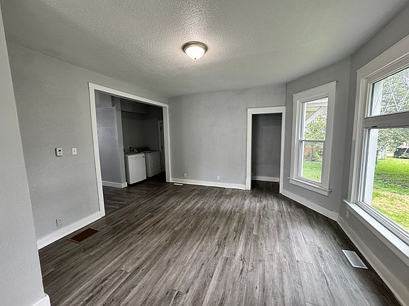 3rd image of 4515 8th Ave