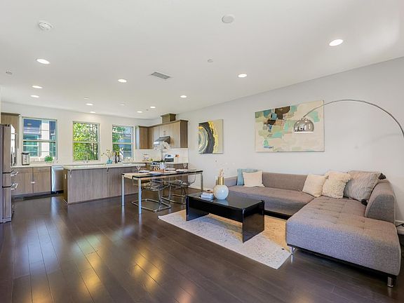 3rd image of 961 Elderflower Pl
