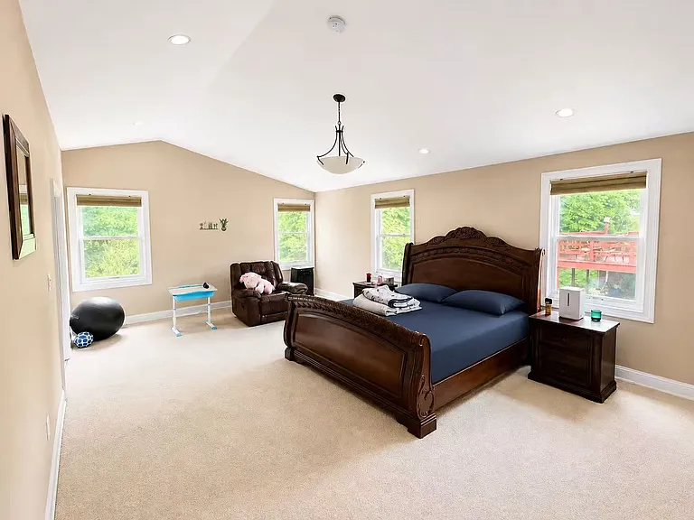 1711 Strine Dr — Photo 4