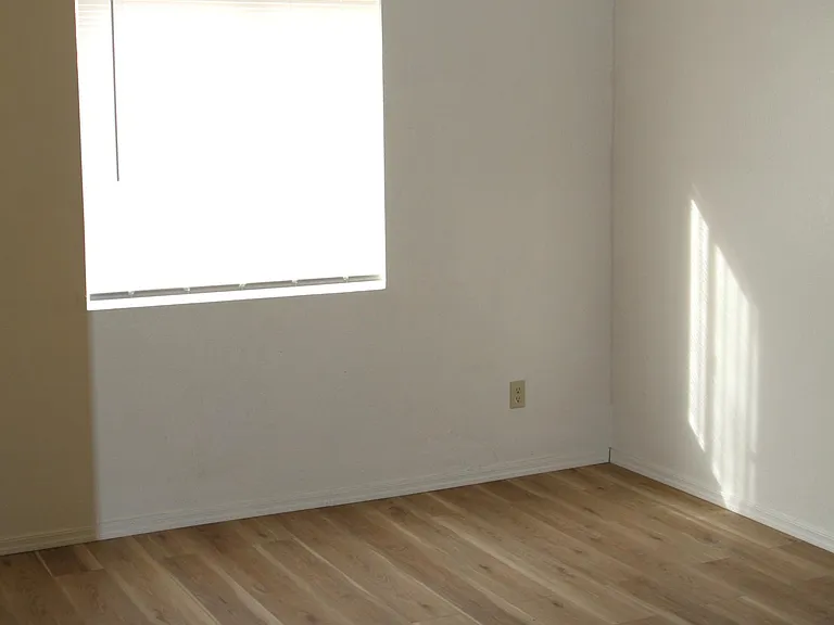 4342 E Lee St — Photo 9