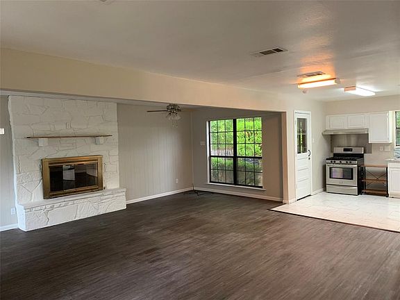 3rd image of 3929 Ambrose Dr