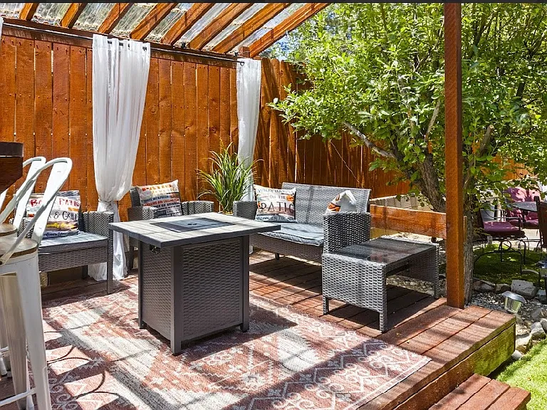 1005 N Michael Ave — Photo 15
